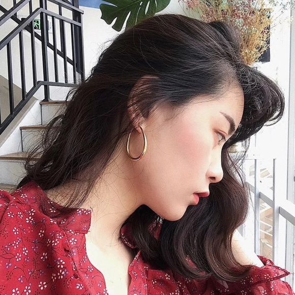 New Gold Tone Geometric Oval Hoop Earrings, NICE EARRINGS, CUTE EARRINGS - Picture 2 of 4